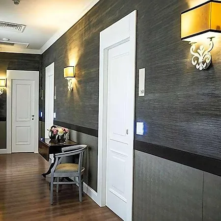 Hotel Dharma 4*