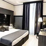 Hotel Dharma 4*