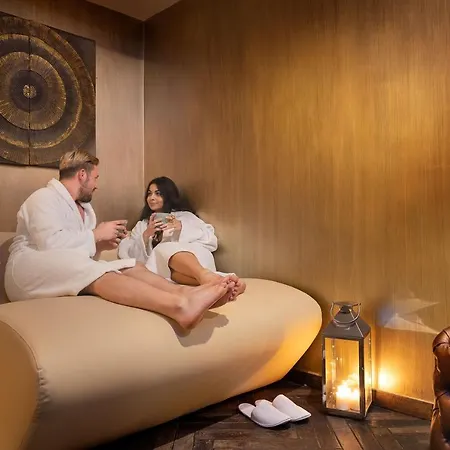 Hotell Dharma Style & 4*