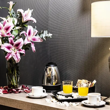Dharma Style & Hotell Rom